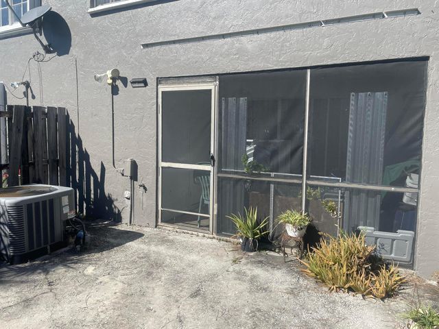 5076 Society Place W B, West Palm Beach, FL 33415