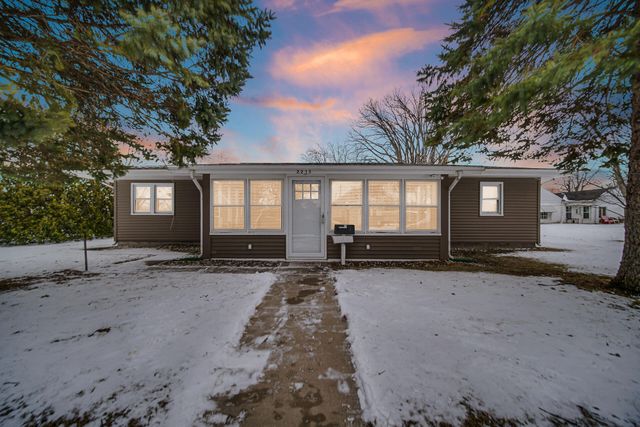 2215 Putnam Street, Lake Station, IN 46405