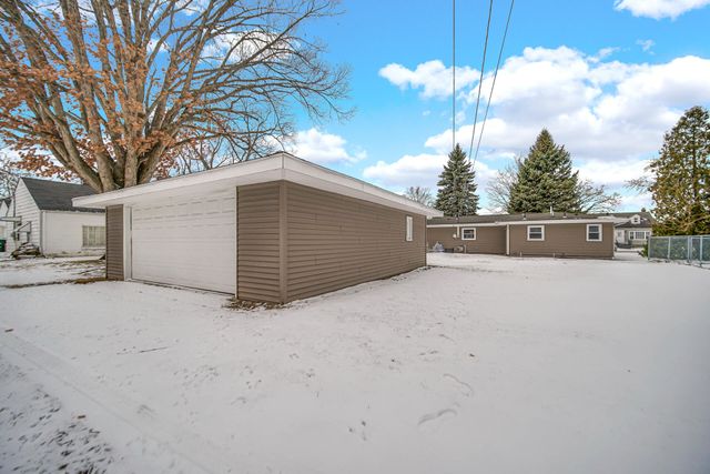 2215 Putnam Street, Lake Station, IN 46405