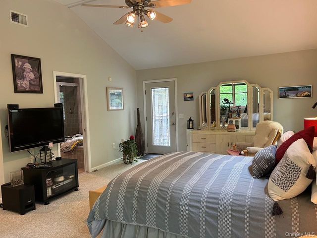 25 Cocoa Lane, Newburgh, NY 12550