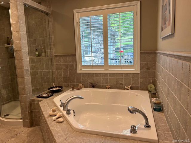 25 Cocoa Lane, Newburgh, NY 12550