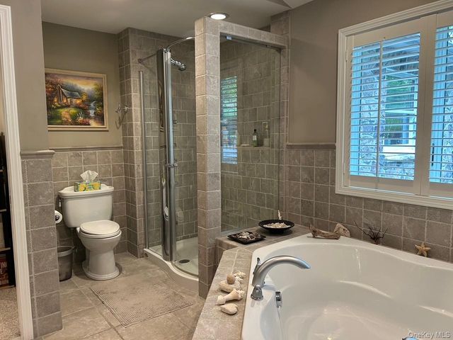 25 Cocoa Lane, Newburgh, NY 12550