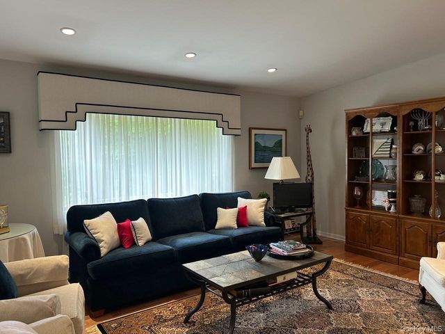 25 Cocoa Lane, Newburgh, NY 12550
