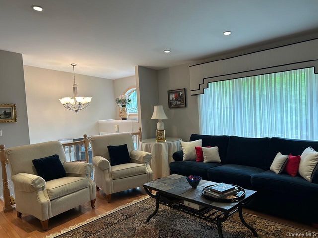 25 Cocoa Lane, Newburgh, NY 12550