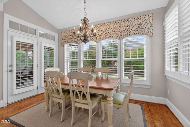 801 Preston Village Way, Cary, NC 27519