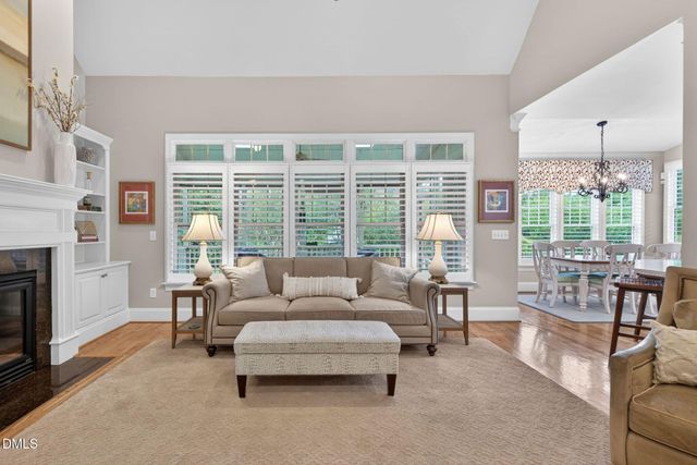 801 Preston Village Way, Cary, NC 27519
