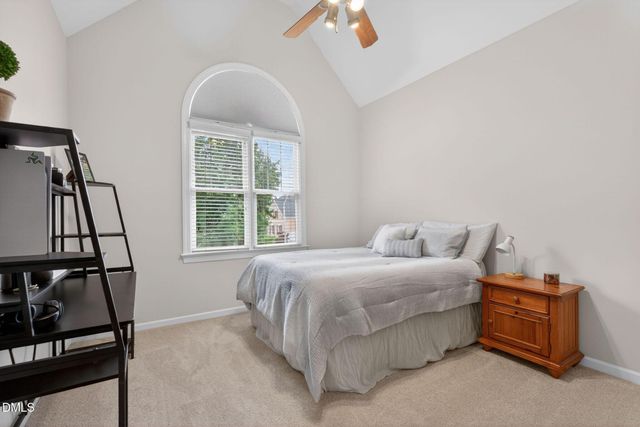 801 Preston Village Way, Cary, NC 27519