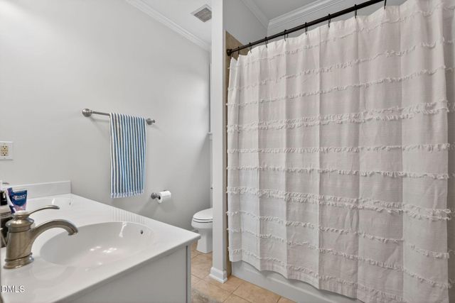 801 Preston Village Way, Cary, NC 27519