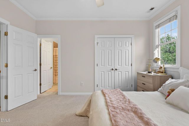801 Preston Village Way, Cary, NC 27519