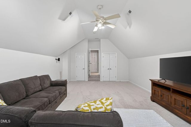 801 Preston Village Way, Cary, NC 27519