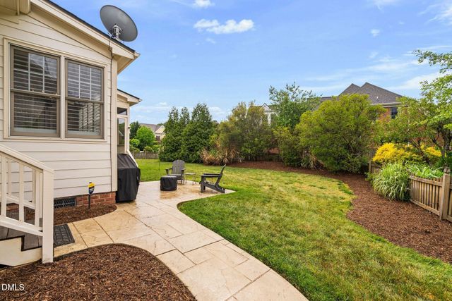 801 Preston Village Way, Cary, NC 27519