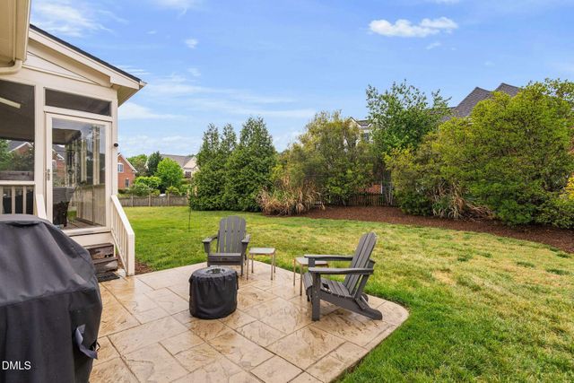 801 Preston Village Way, Cary, NC 27519