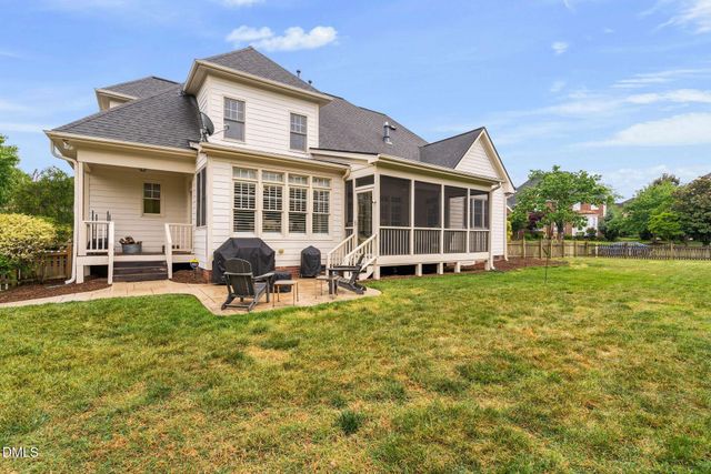 801 Preston Village Way, Cary, NC 27519
