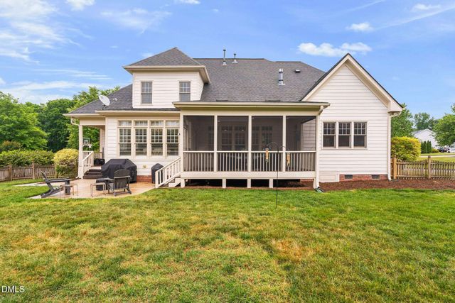 801 Preston Village Way, Cary, NC 27519