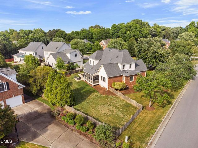 801 Preston Village Way, Cary, NC 27519