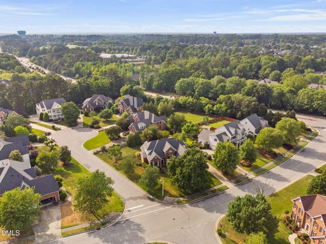 801 Preston Village Way, Cary, NC 27519
