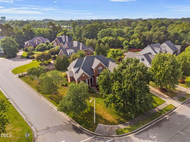 801 Preston Village Way, Cary, NC 27519