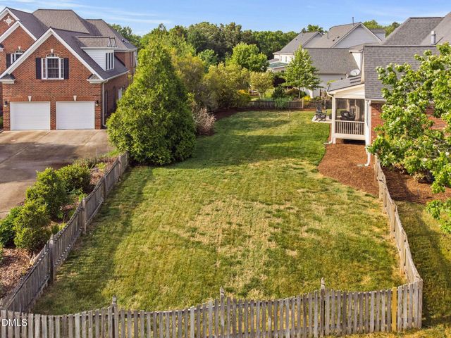 801 Preston Village Way, Cary, NC 27519