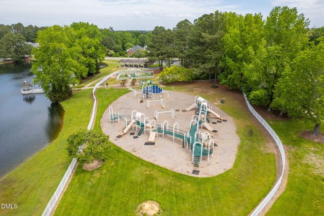 801 Preston Village Way, Cary, NC 27519