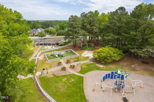 801 Preston Village Way, Cary, NC 27519
