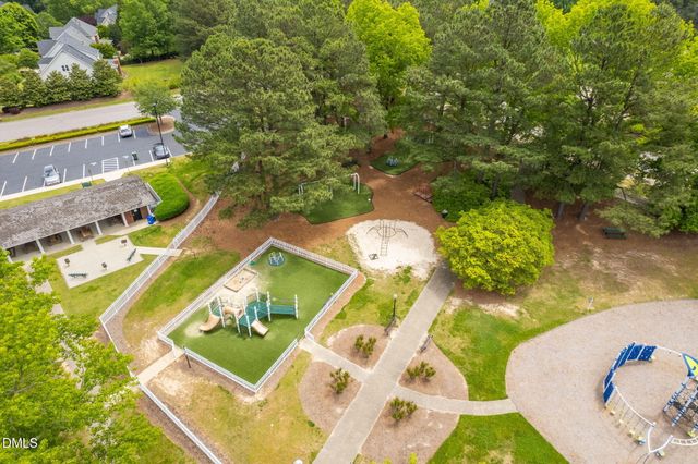 801 Preston Village Way, Cary, NC 27519