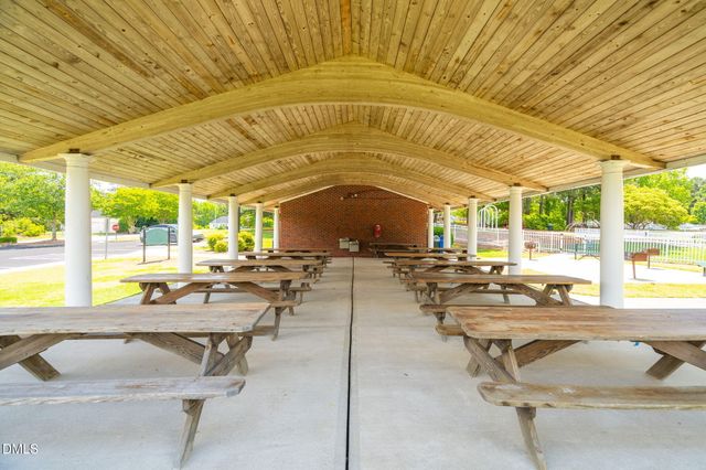 801 Preston Village Way, Cary, NC 27519