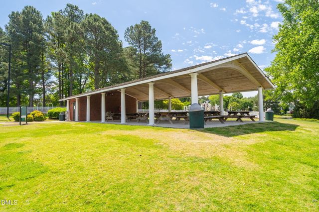 801 Preston Village Way, Cary, NC 27519