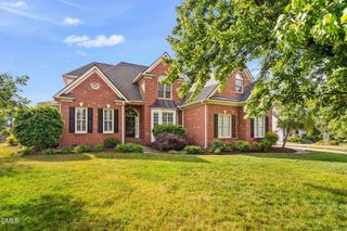 801 Preston Village Way, Cary, NC 27519