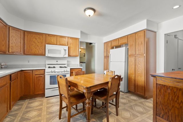 7306 W 115th Street, Worth, IL 60482