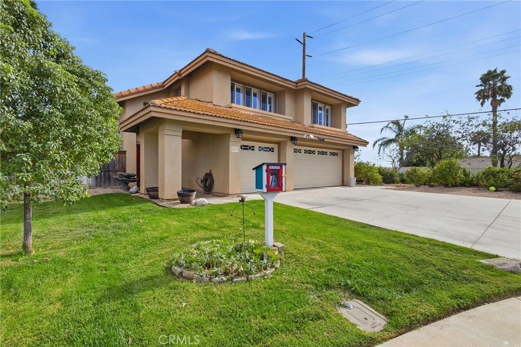30371 Falcon Point Ct, Murrieta, CA 92563 — photo 2