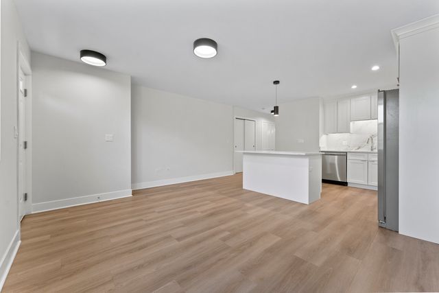 218 S Western Avenue A, Chicago, IL 60612