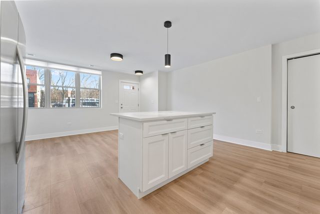 218 S Western Avenue A, Chicago, IL 60612