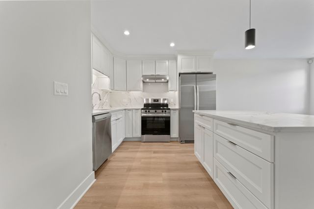 218 S Western Avenue A, Chicago, IL 60612