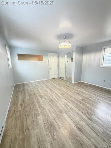 20870 Curie Avenue, Warren, MI 48091