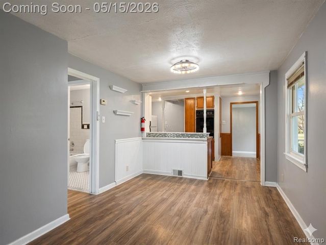 20870 Curie Avenue, Warren, MI 48091