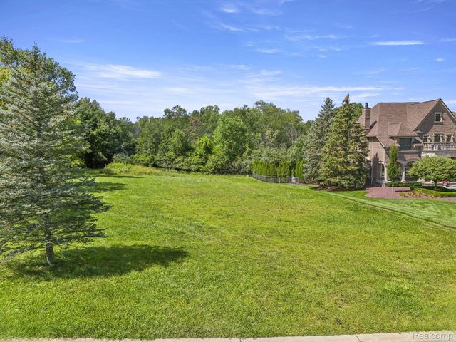 18197 Shelley Pond Court, Northville, MI 48168