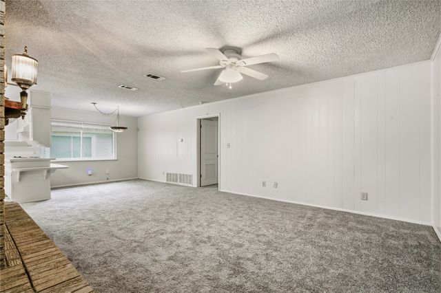1315 Navaho Street, Arlington, TX 76012