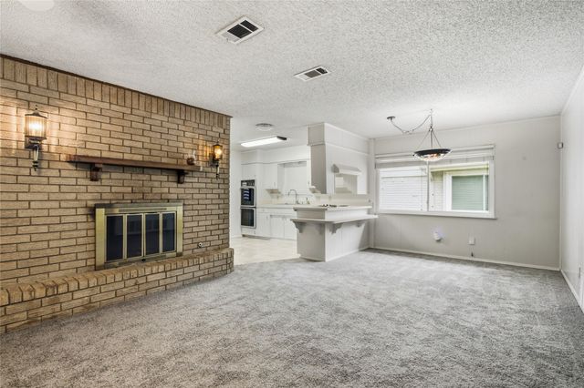 1315 Navaho Street, Arlington, TX 76012