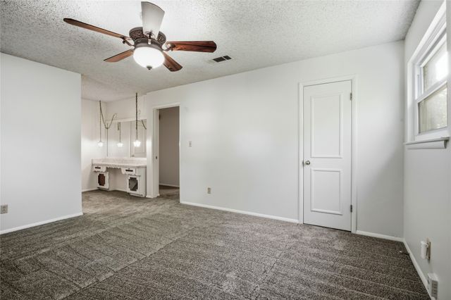 1315 Navaho Street, Arlington, TX 76012