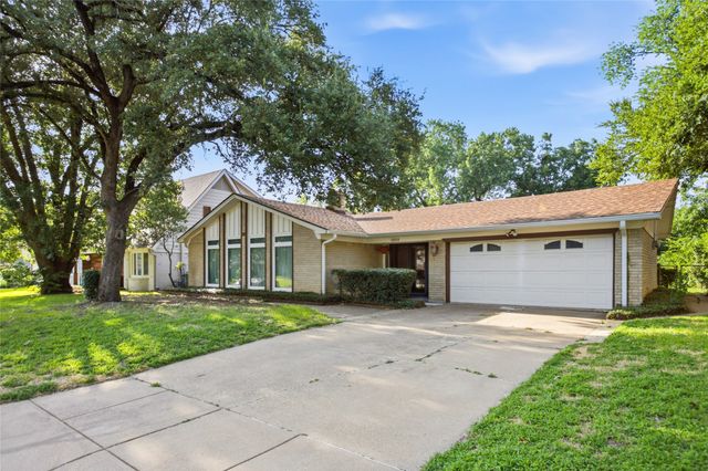 1315 Navaho Street, Arlington, TX 76012