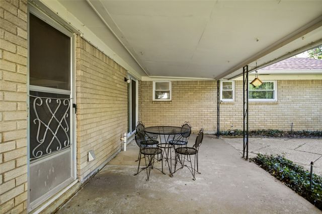 1315 Navaho Street, Arlington, TX 76012