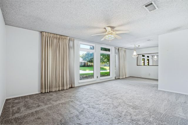 1315 Navaho Street, Arlington, TX 76012