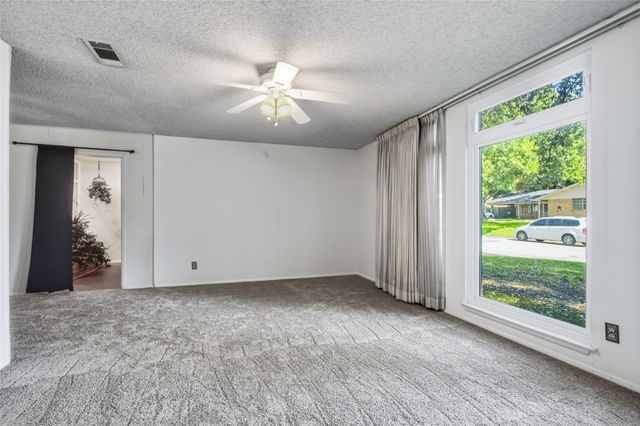 1315 Navaho Street, Arlington, TX 76012
