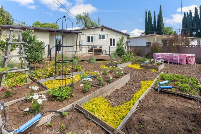 2206 S Shelton, Santa Ana, CA 92707
