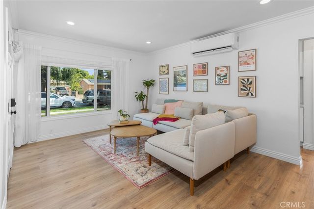 2206 S Shelton, Santa Ana, CA 92707
