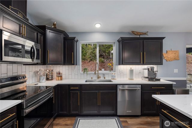 161 N Harvey Terrace Drive, Shelton, WA 98584