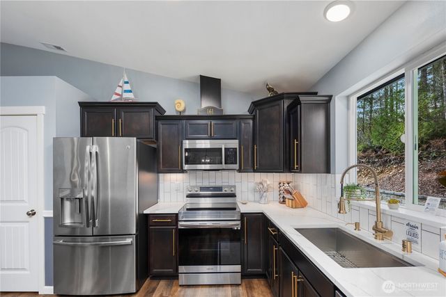 161 N Harvey Terrace Drive, Shelton, WA 98584