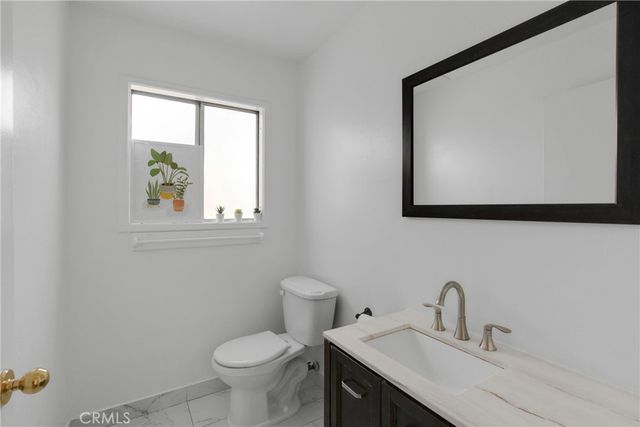 8435 Columbus Avenue 17, North Hills, CA 91343