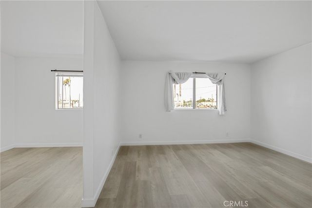 8435 Columbus Avenue 17, North Hills, CA 91343
