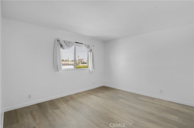 8435 Columbus Avenue 17, North Hills, CA 91343